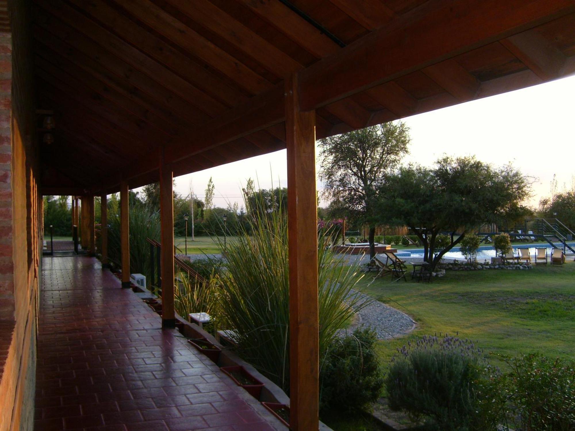 Lauquen Pilmaiquen Y Spa Villa de Merlo Bagian luar foto
