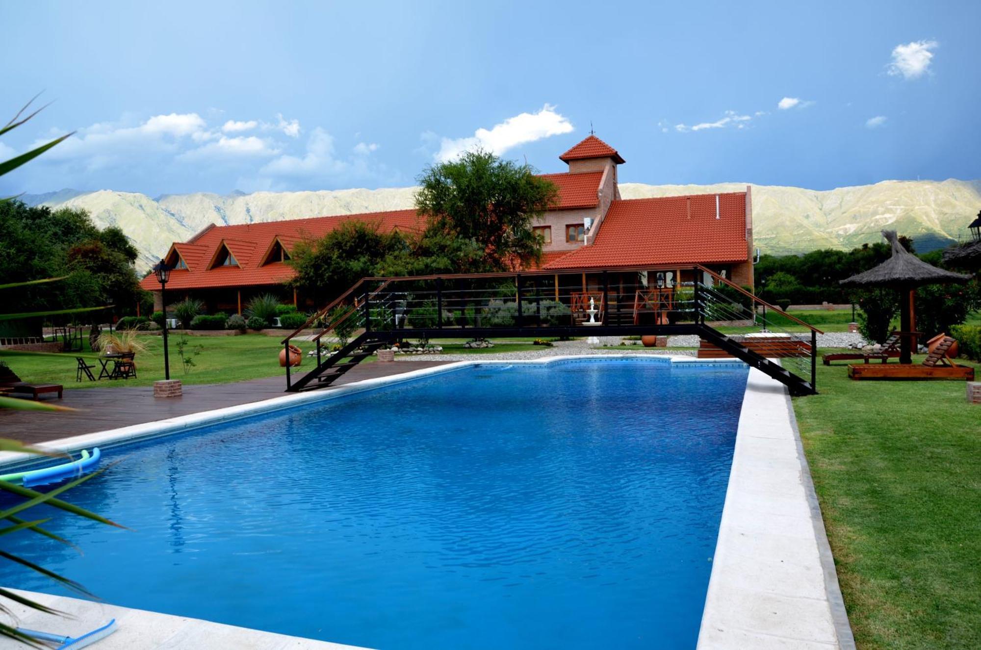 Lauquen Pilmaiquen Y Spa Villa de Merlo Bagian luar foto