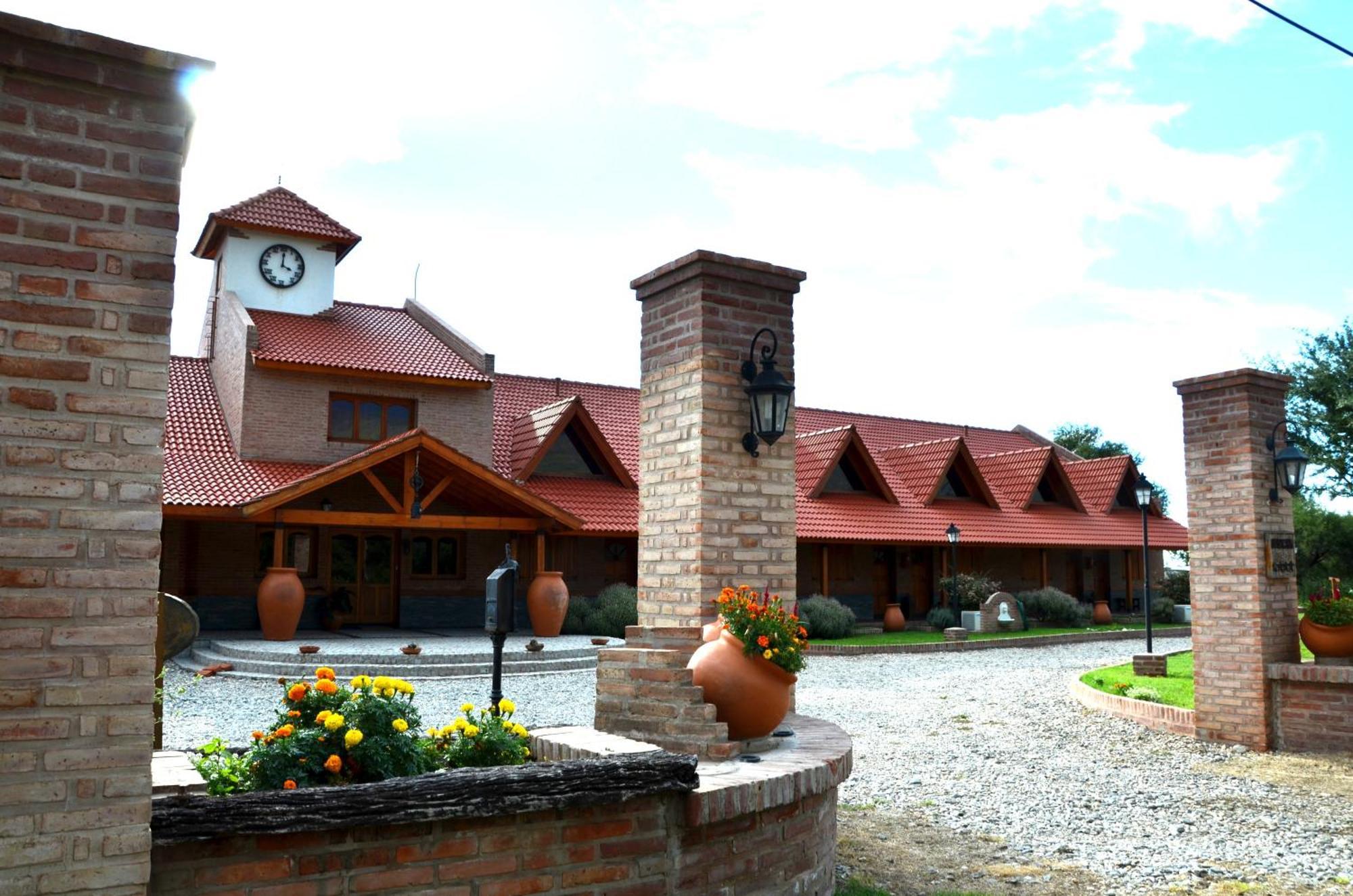 Lauquen Pilmaiquen Y Spa Villa de Merlo Bagian luar foto