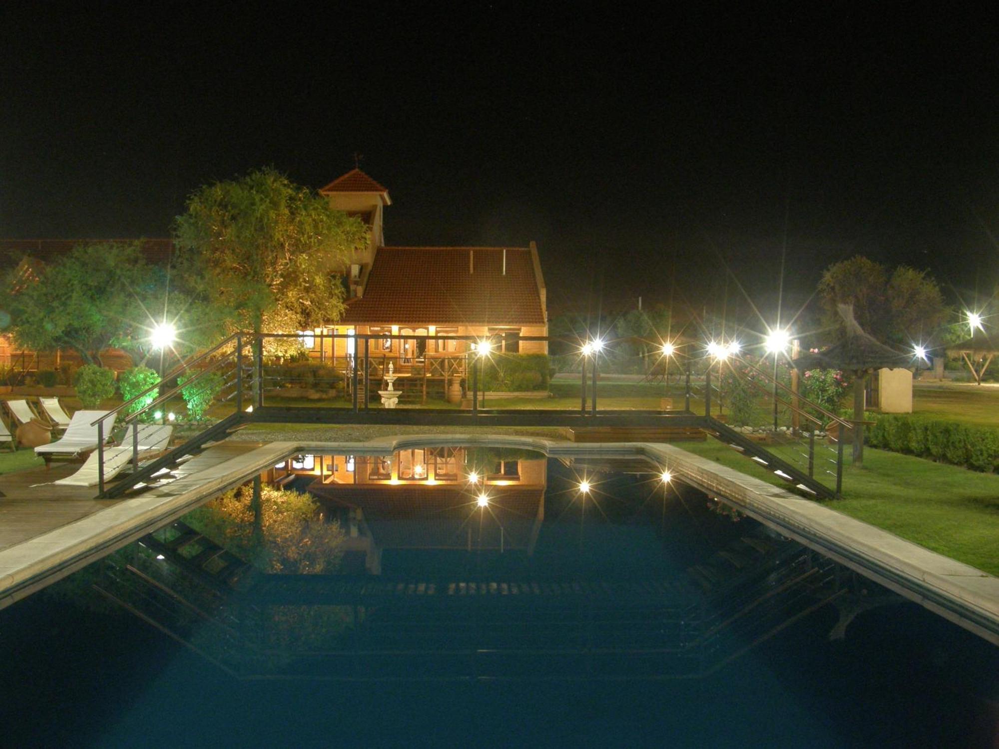Lauquen Pilmaiquen Y Spa Villa de Merlo Bagian luar foto
