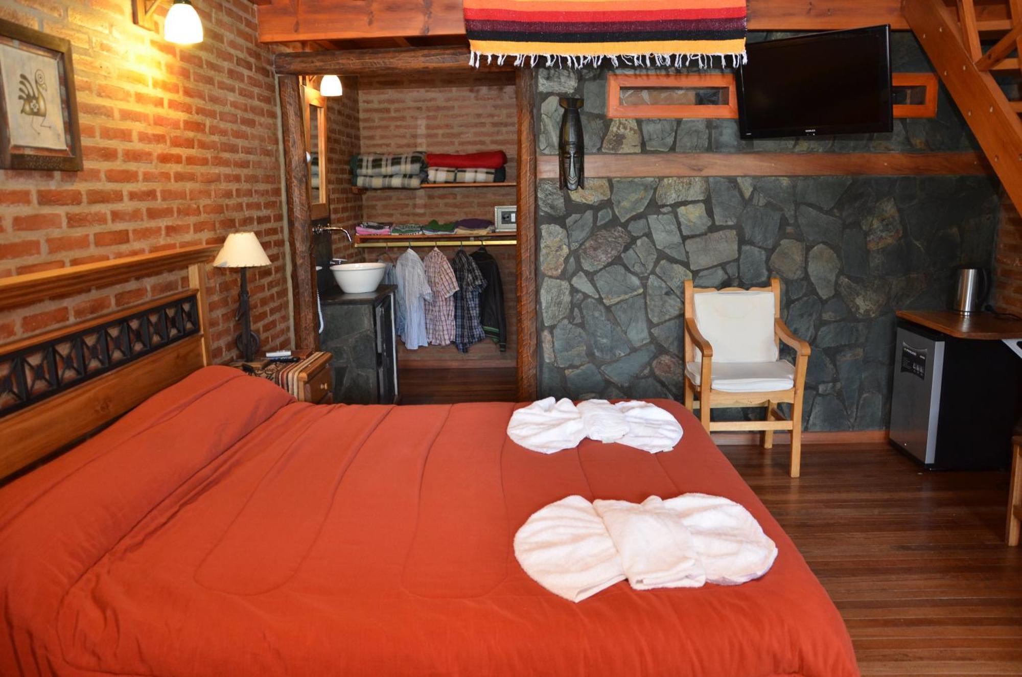 Lauquen Pilmaiquen Y Spa Villa de Merlo Bagian luar foto