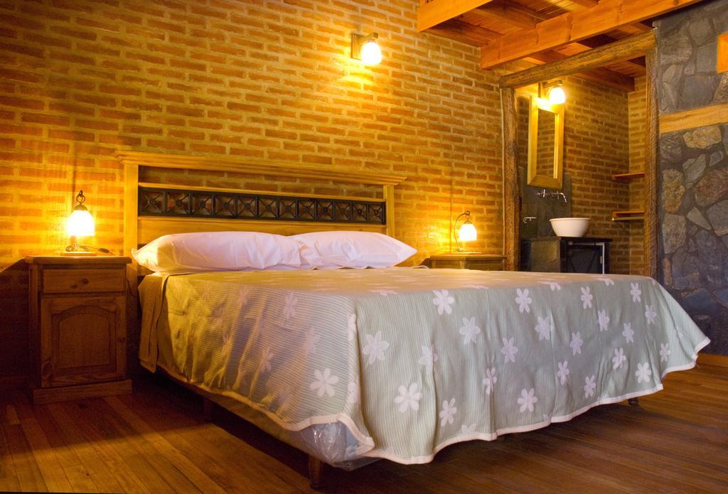 Lauquen Pilmaiquen Y Spa Villa de Merlo Bagian luar foto
